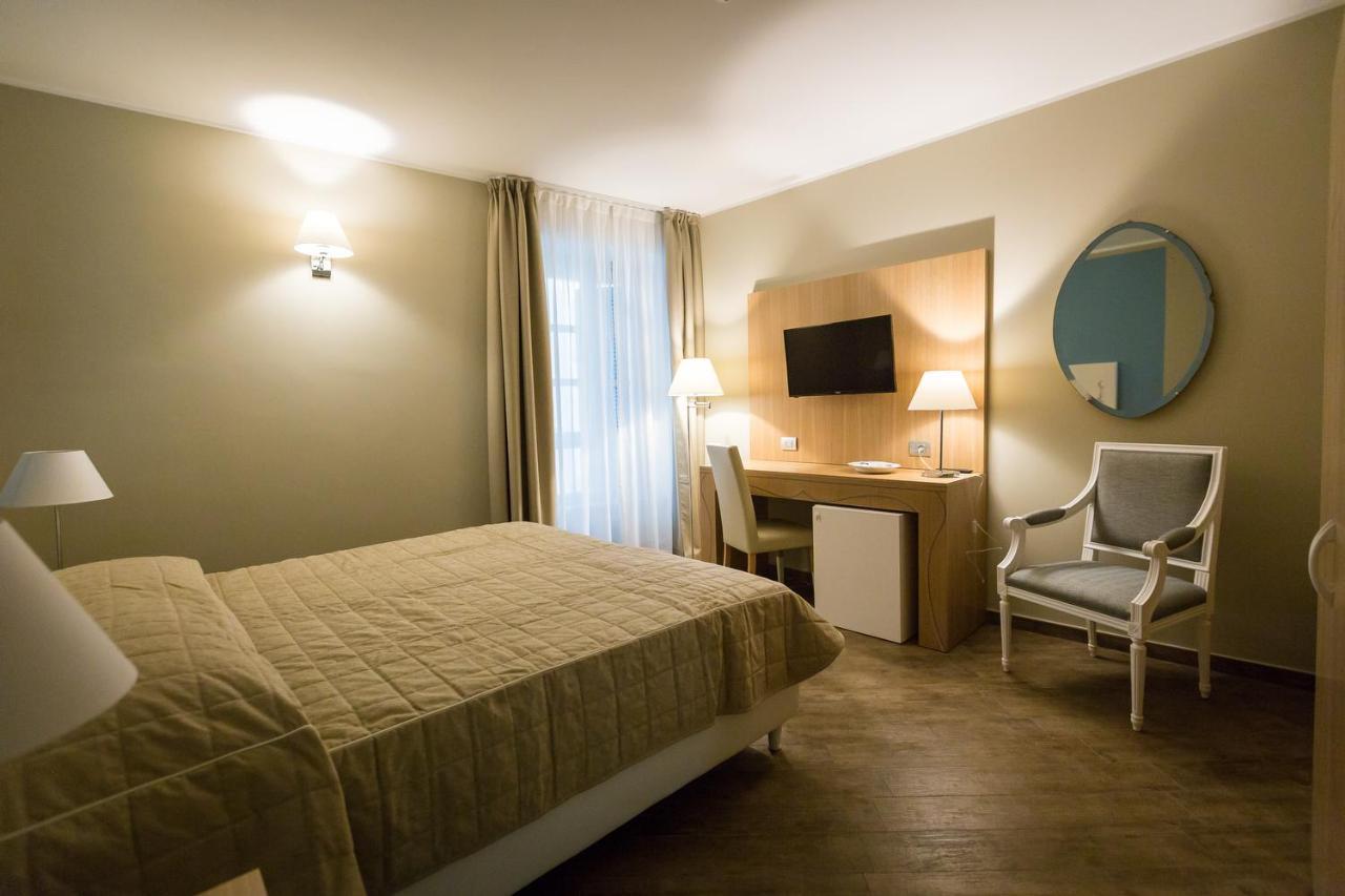 Hotel Monteverde Acqui Terme Buitenkant foto