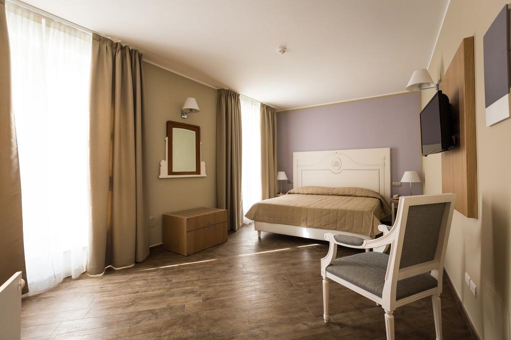 Hotel Monteverde Acqui Terme Buitenkant foto