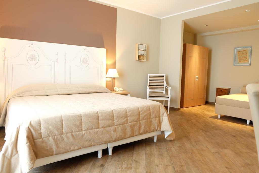 Hotel Monteverde Acqui Terme Buitenkant foto